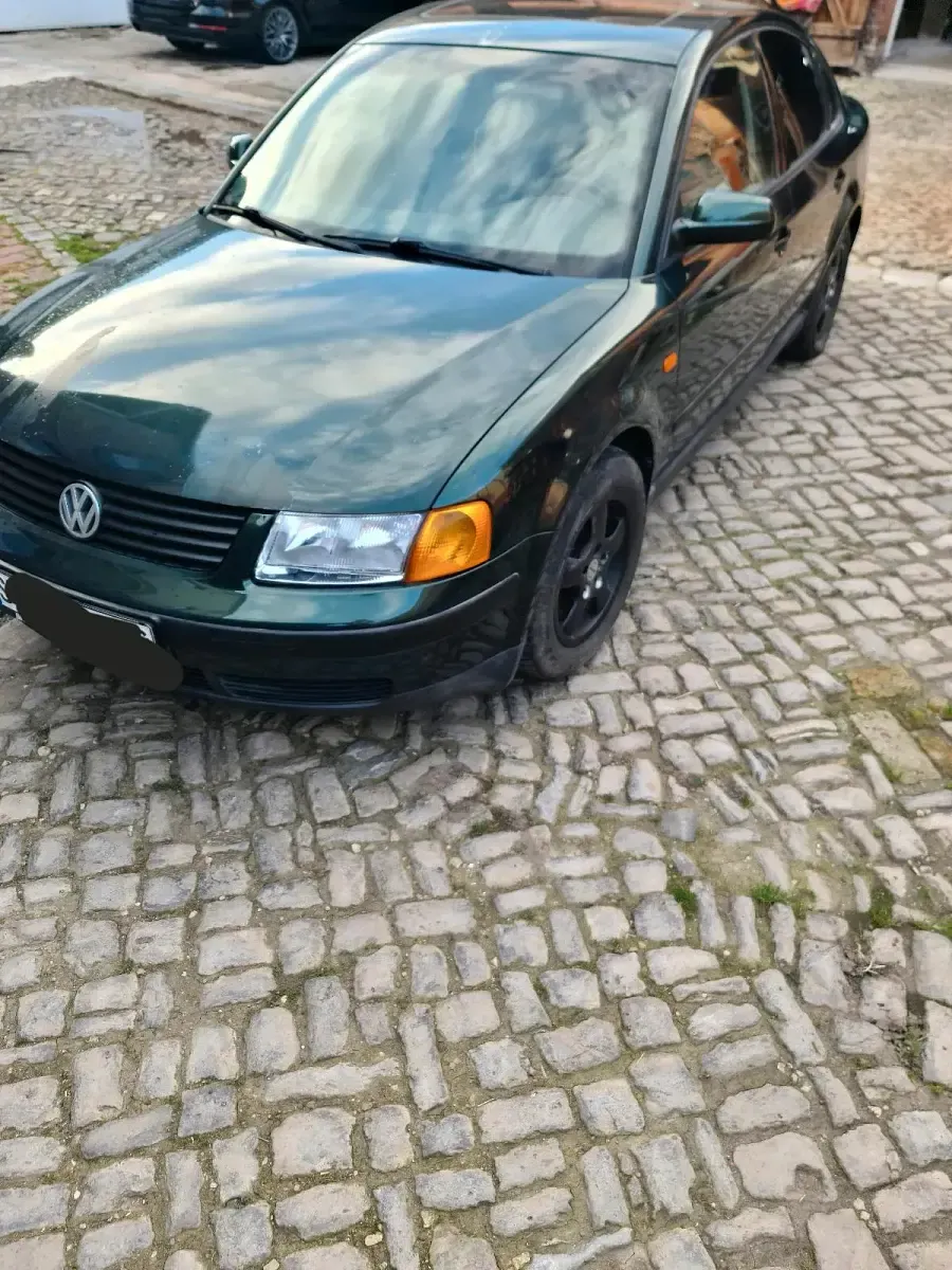 Usata VW Passat 125 CV (91 kW) 1997 Verde Berlina