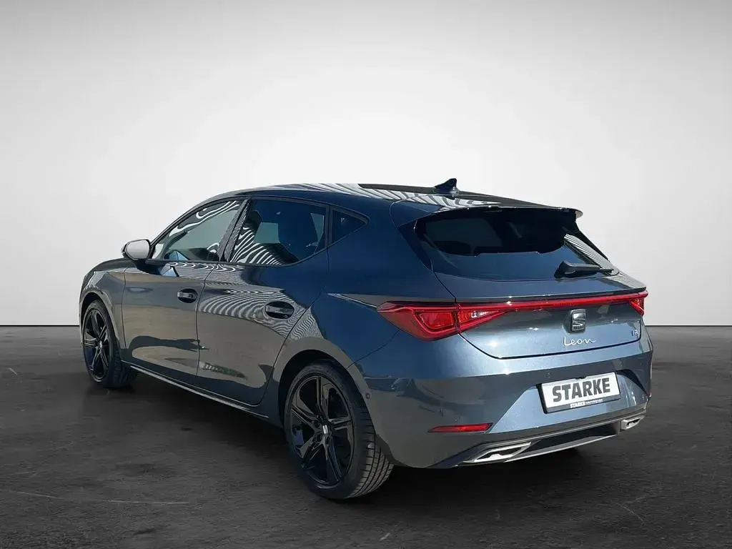 Gebraucht Seat Leon Black Edition 150 PS (110 kW) 2025 Grau ("magnetic tech") Limousine