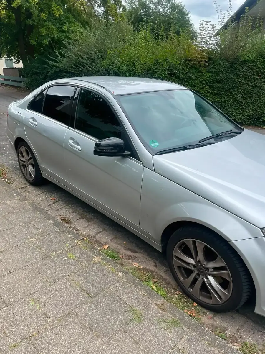 Gebraucht Mercedes C200 136 PS (100 kW) 2012 Silber Limousine