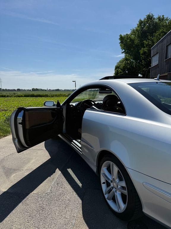 Gebraucht Mercedes CLK220 Avantgarde 150 PS (110 kW) 2007 Silber Coupé