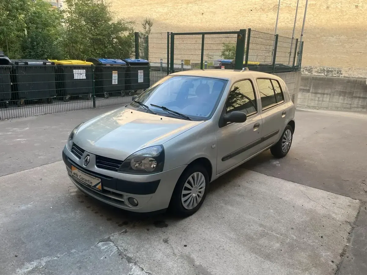 Gebraucht Renault Clio 98 PS (72 kW) 2012 Silber Kleinwagen