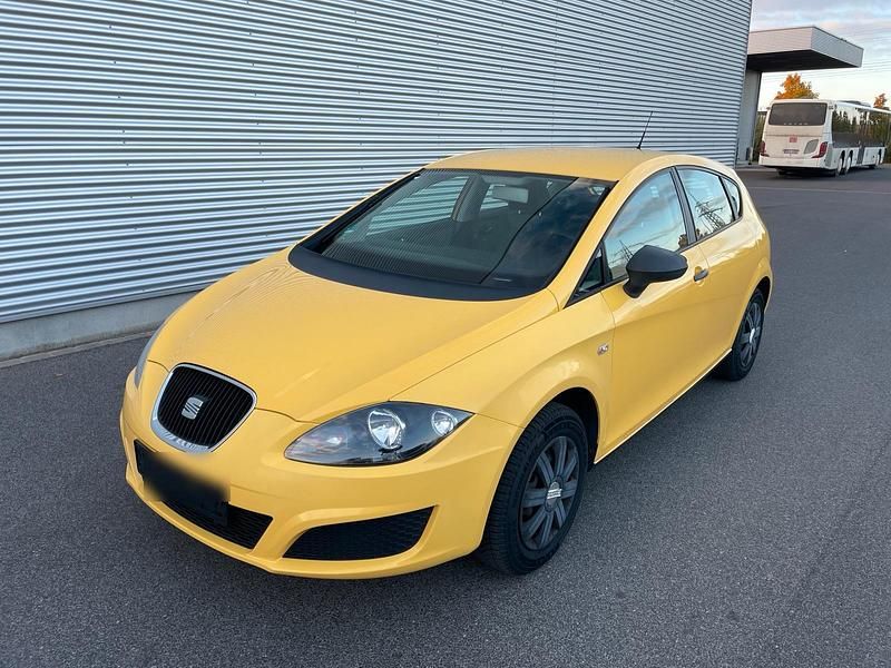 Gelb Gebraucht 2009 Seat Leon Kleinwagen | 3.500 € - Bild 1/4