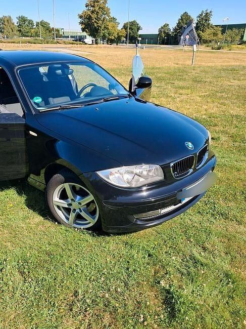 Grau Gebraucht 2010 BMW 116 Kleinwagen | 4.950 € (Etwas zu teuer) - Bild 1/4