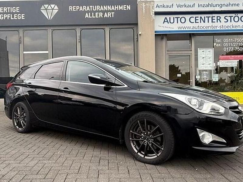 Phantom black Gebraucht 2012 Hyundai i40 Edition Kombi | 8.900 € (Teuer) - Bild 1/4