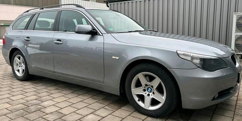 Gebraucht BMW 520 163 PS (119 kW) 2005 Grau Kombi