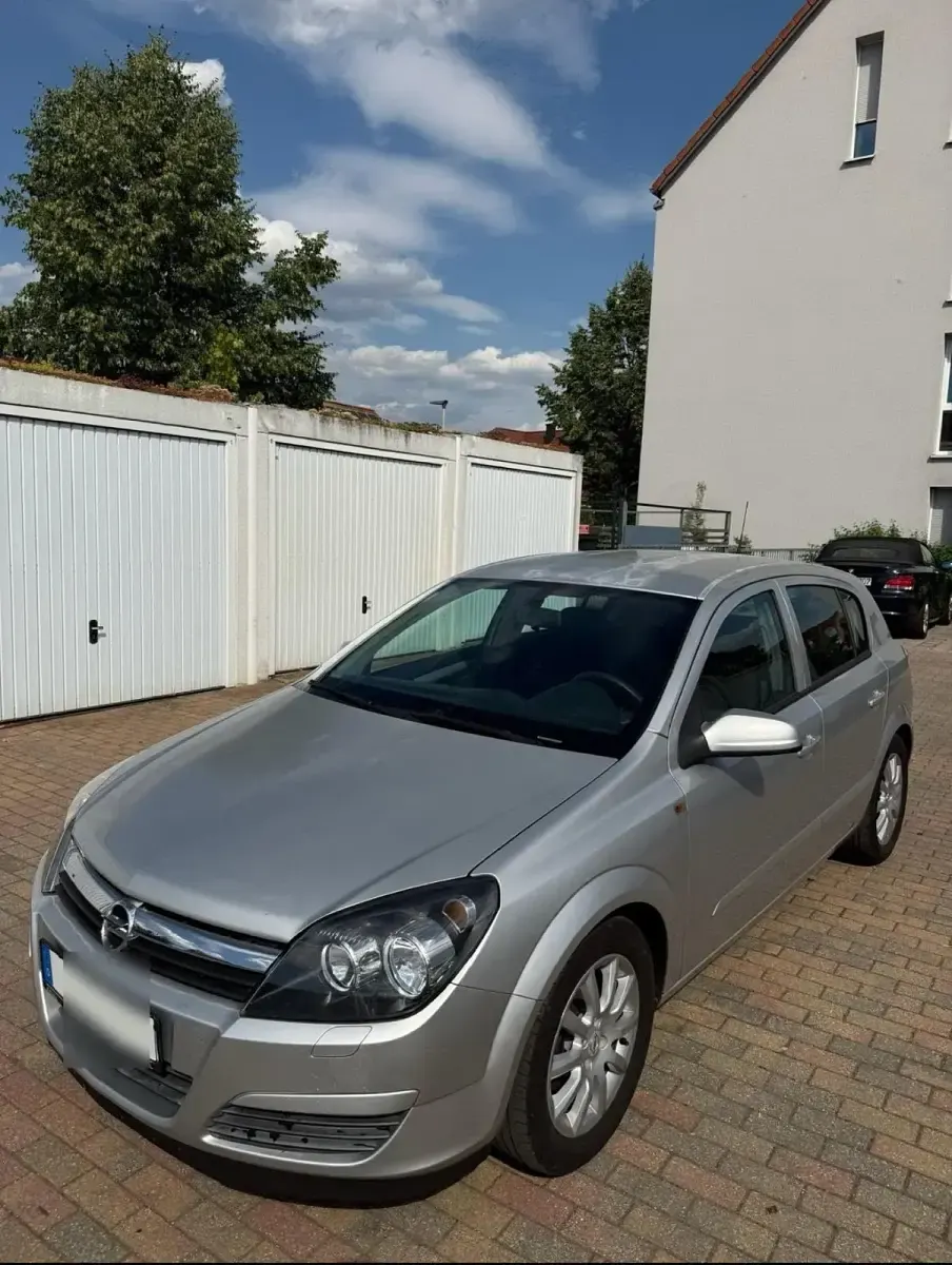 Gebraucht Opel Astra 90 PS (66 kW) 2004 Silber Kleinwagen