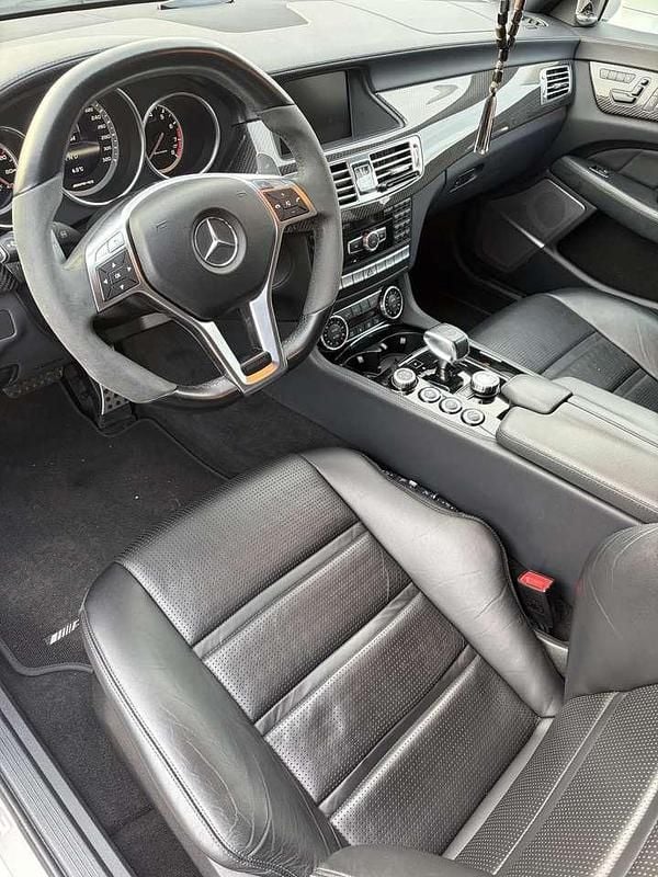 Gebraucht Mercedes CLS63 AMG AMG 525 PS (386 kW) 2013 Weiß Kombi