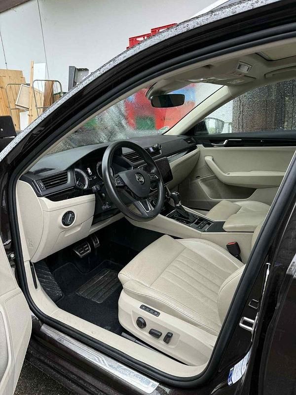 Gebraucht Skoda Superb Active 190 PS (139 kW) 2018 Braun Limousine
