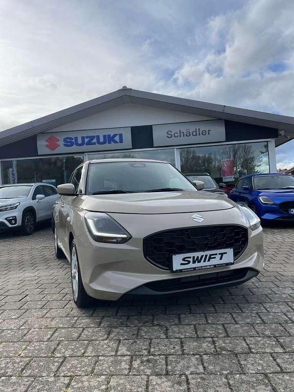 Beige Neu 2025 Suzuki Swift Comfort Kleinwagen | 21.490 € - Bild 1/4