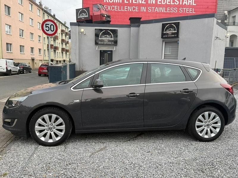 Gebraucht Opel Astra Exklusiv 140 PS (102 kW) 2015 Grau Limousine