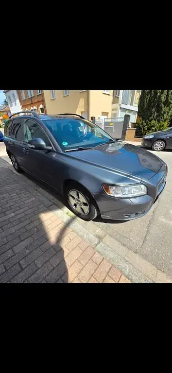 Gebraucht Volvo V50 Momentum 114 PS (83 kW) 2010 Grau Kombi