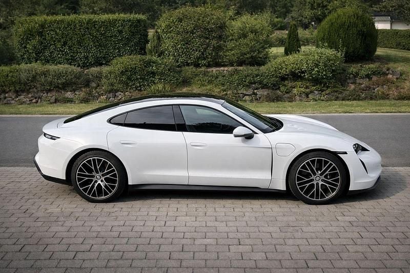 Gebraucht Porsche Taycan Performance Package 350 kW (476 PS) 2021 Weiß Coupé