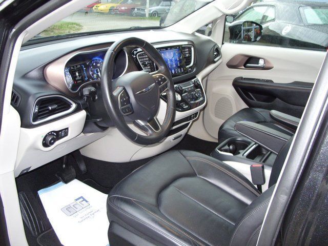 Gebraucht Chrysler Pacifica 291 PS (214 kW) 2017 Schwarz metallic SUV