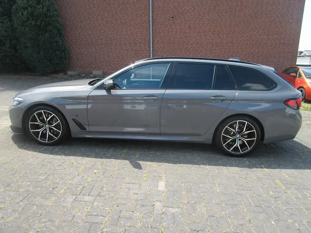 Gebraucht BMW 530 M Sport 286 PS (210 kW) 2021 Grau Limousine