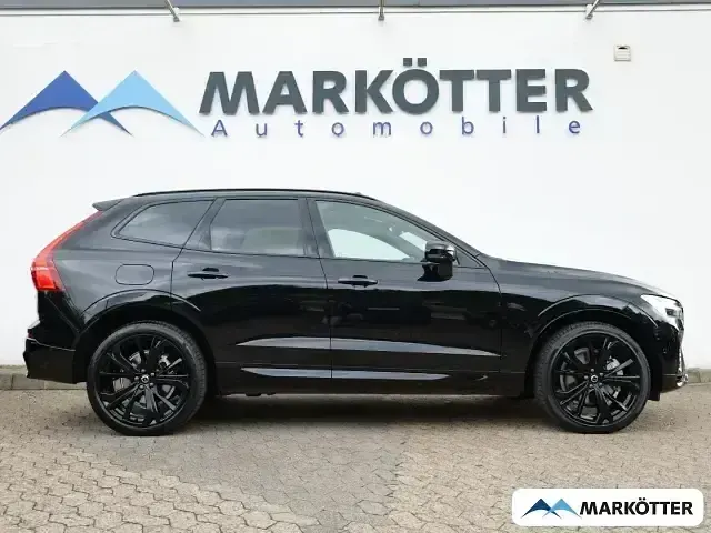 Używany Volvo XC60 455 KM (334 kW) 2024 Czarny SUV