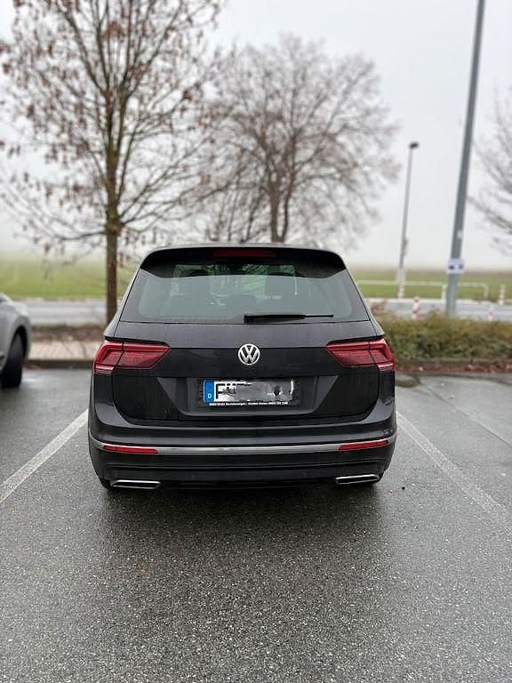 Gebraucht VW Tiguan Highline 240 PS (176 kW) 2017 Schwarz SUV