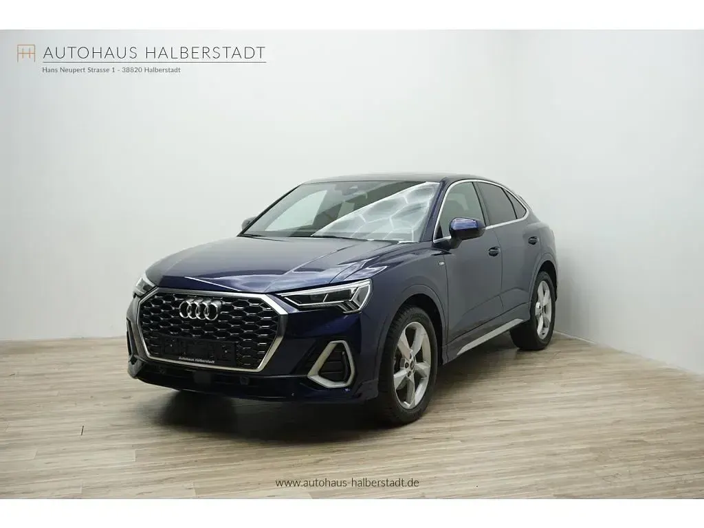 Gebraucht Audi Q3 Sportback Ambiente 150 PS (110 kW) 2024 Navarrablau metallic (metallic) SUV