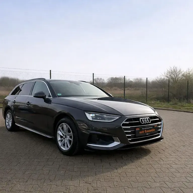 Używany Audi A4 Advanced Plus 163 KM (119 kW) 2022 Szary Kombi