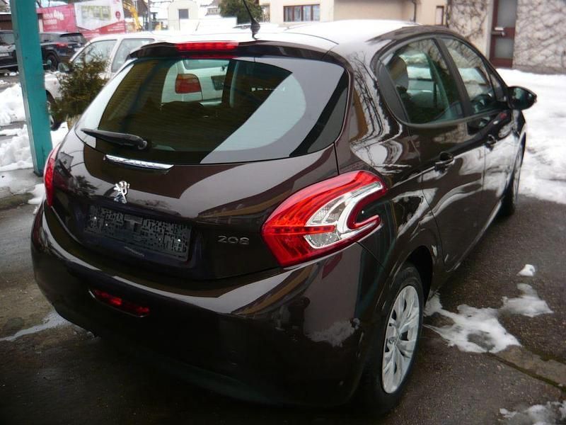 Gebraucht Peugeot 208 Active 82 PS (60 kW) 2012 Braun Kleinwagen