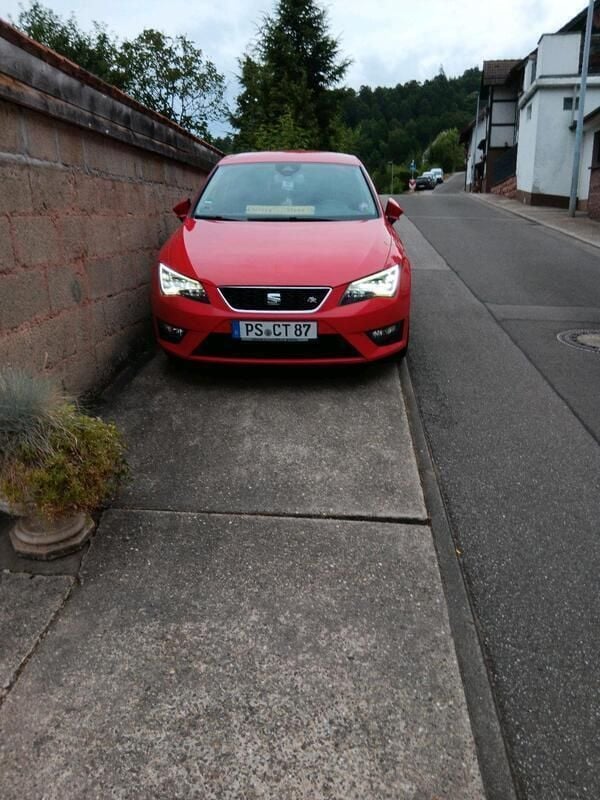 Rot Gebraucht 2013 Seat Leon FR Kleinwagen | 8.000 € (Fairer Preis) - Bild 1/4