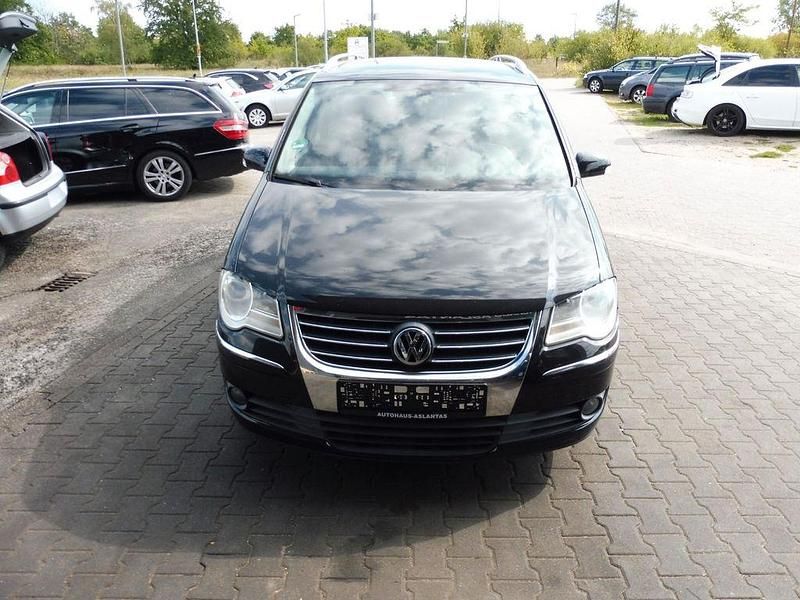 Schwarz Gebraucht 2007 VW Touran Highline Van / Kleinbus | 5.900 € (Etwas zu teuer) - Bild 1/4