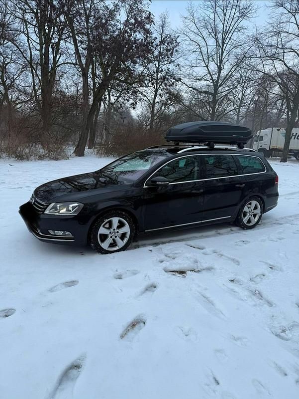Schwarz Gebraucht 2011 VW Passat Kombi | 8.199 € (Fairer Preis) - Bild 1/4