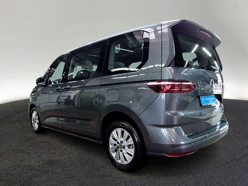 Gebraucht VW Multivan Basis 150 PS (110 kW) 2024 Grau Van