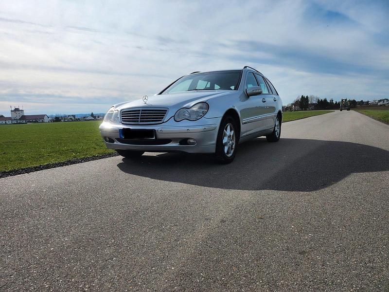 Gebraucht Mercedes C200 115 PS (84 kW) 2002 Silber Kombi