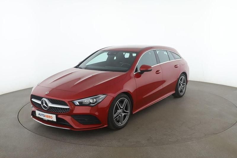 Rot Gebraucht 2020 Mercedes CLA200 Shooting Brake AMG line Kombi | 25.190 € (Guter Preis) - Bild 1/3