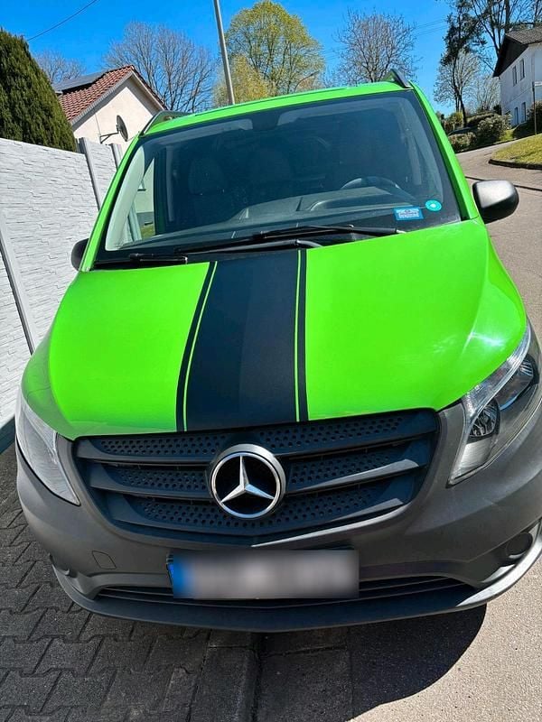 Grün Gebraucht 2019 Mercedes Vito Van / Kleinbus | 15.000 € - Bild 1/4