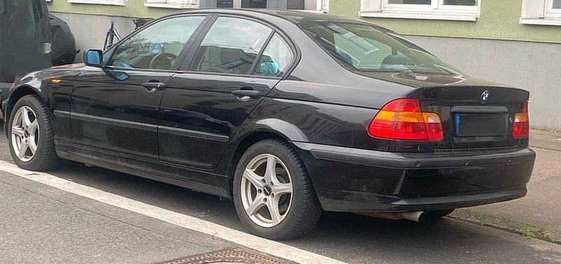 Schwarz Gebraucht 2003 BMW 318 Limousine | 1.700 € (Guter Preis) - Bild 1/4