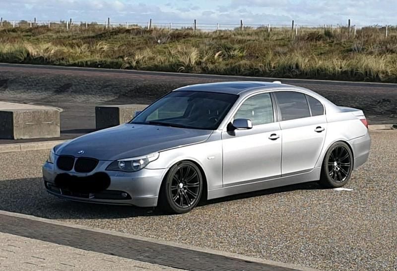 Silber Gebraucht 2003 BMW 520 Limousine | 1.250 € (Superpreis) - Bild 1/4