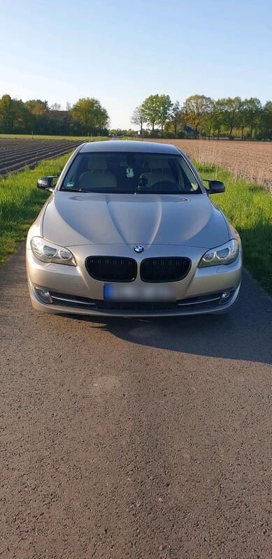 Grau Gebraucht 2011 BMW 523 Limousine | 12.000 € (Etwas zu teuer) - Bild 1/4