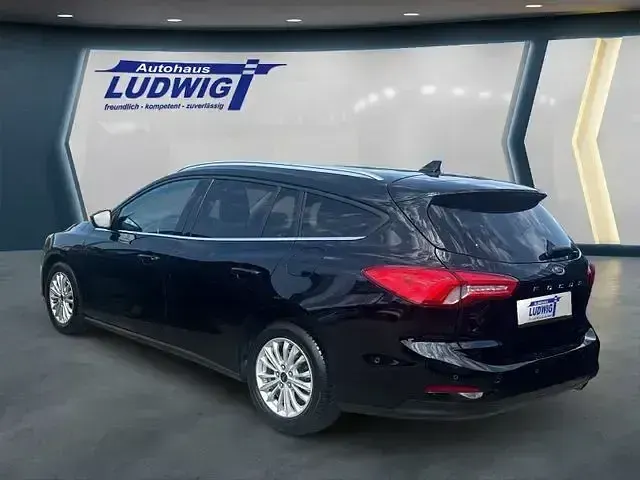 Gebraucht Ford Focus Style 125 PS (91 kW) 2020 Schwarz Limousine