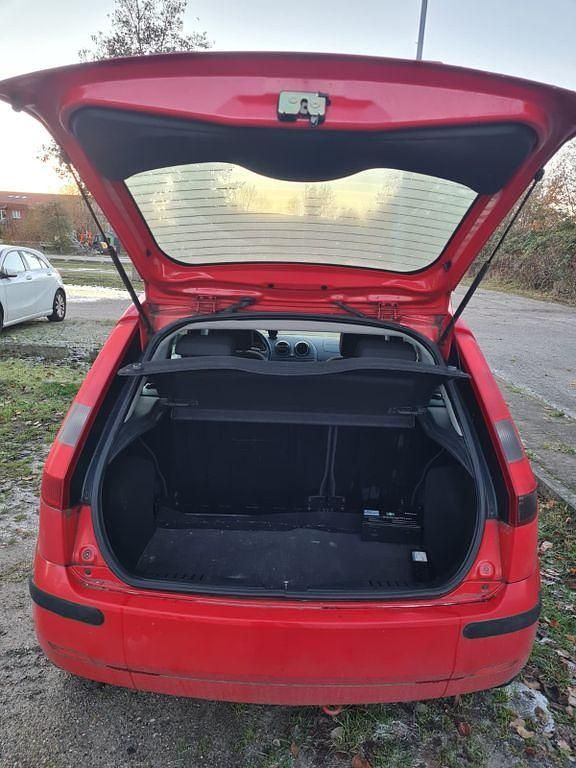 Gebraucht Ford Fiesta 60 PS (44 kW) 2005 Rot Limousine