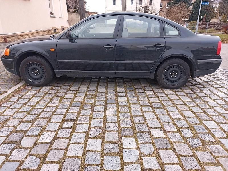 Gebraucht VW Passat 150 PS (110 kW) 1998 Schwarz Limousine