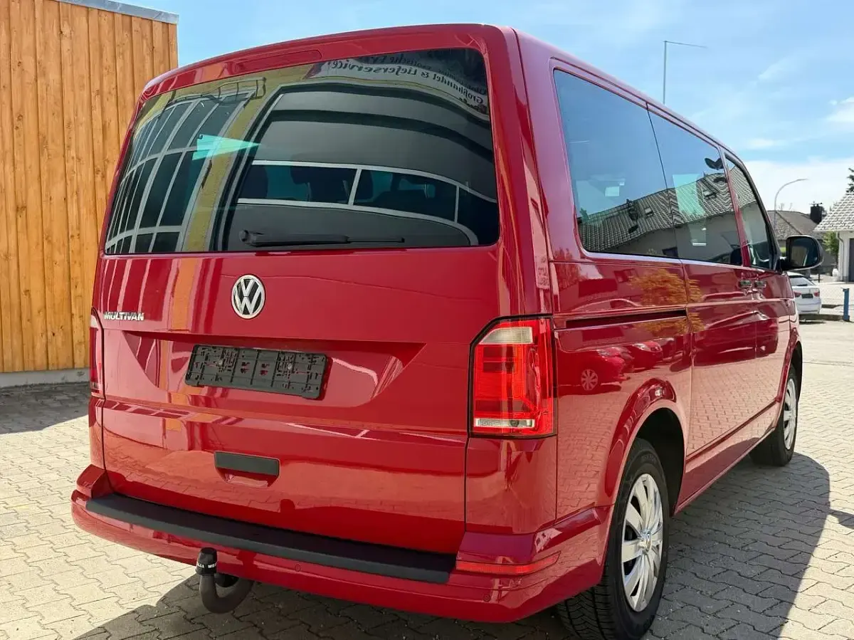 Gebraucht VW Multivan 150 PS (110 kW) 2018 Kirschrot Van / Kleinbus