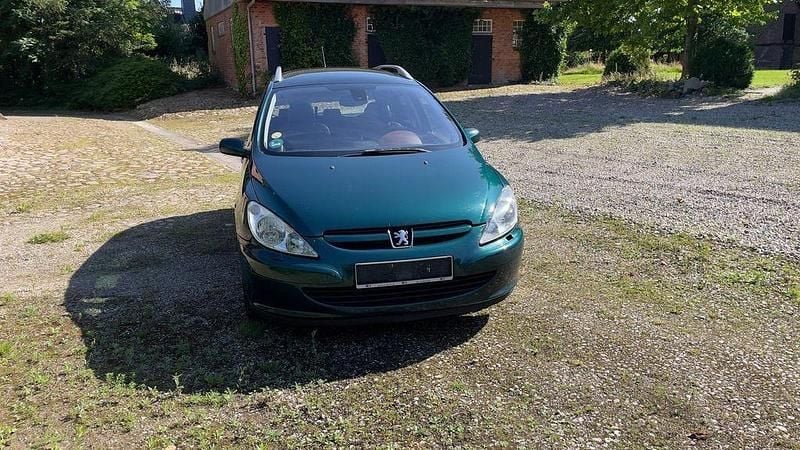 Grün Gebraucht 2005 Peugeot 307 Roland Garros Limousine | 1.990 € (Etwas zu teuer) - Bild 1/4