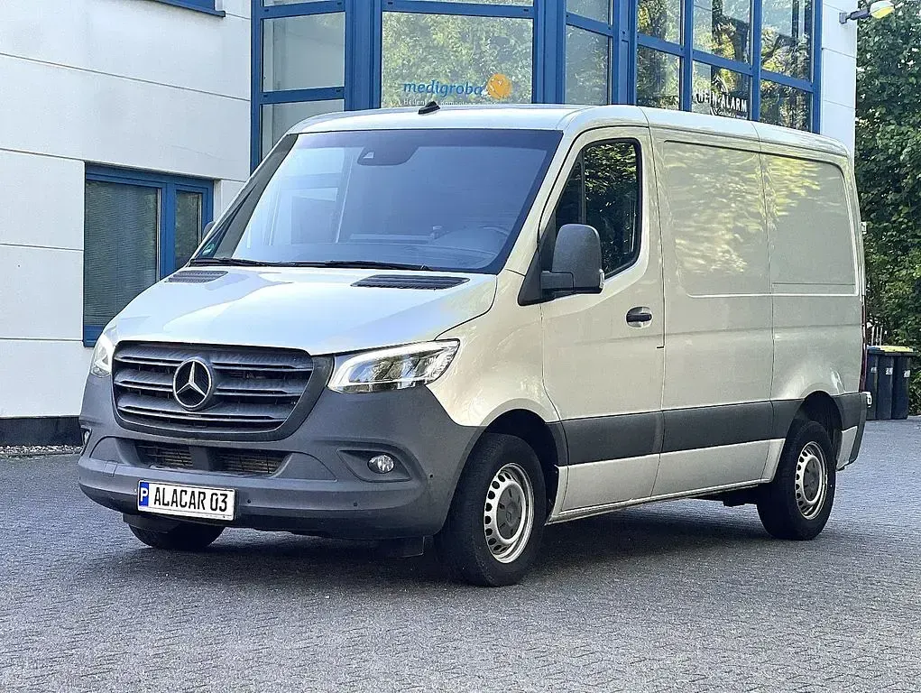 Gebraucht Mercedes Sprinter 143 PS (105 kW) 2019 Silber Van