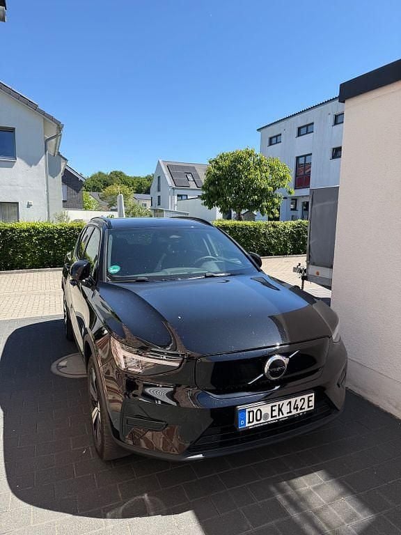 Schwarz Gebraucht 2022 Volvo XC40 Plus SUV | 35.500 € (Guter Preis) - Bild 1/4