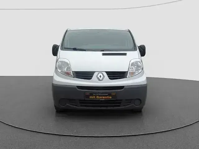 Gebraucht Renault Trafic 90 PS (66 kW) 2011 Weiß Van / Kleinbus