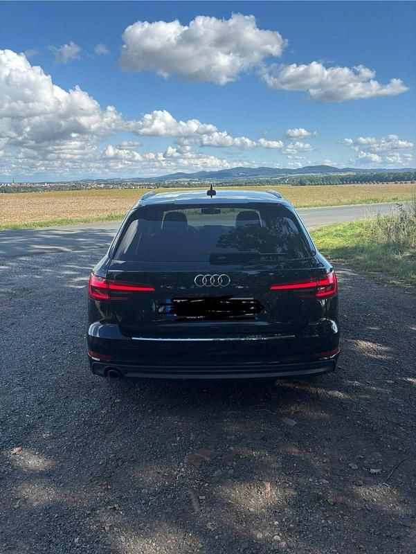 Gebraucht Audi A4 150 PS (110 kW) 2016 Schwarz Kombi