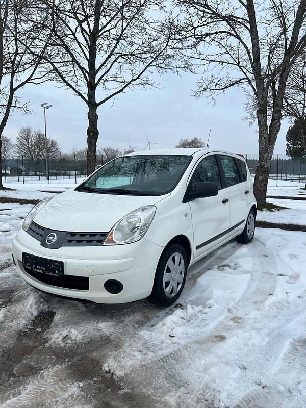 Gebraucht Nissan Note 80 PS (58 kW) 2008 Weiß Kleinwagen