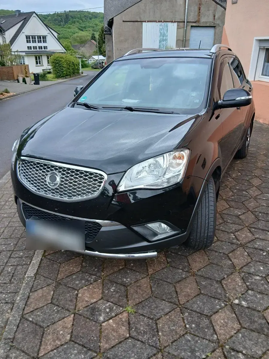 Gebraucht SsangYong Korando 150 PS (110 kW) 2014 Schwarz SUV