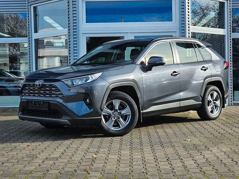 Grau Gebraucht 2022 Toyota RAV4 Team SUV | 23.900 € (Superpreis) - Bild 1/4