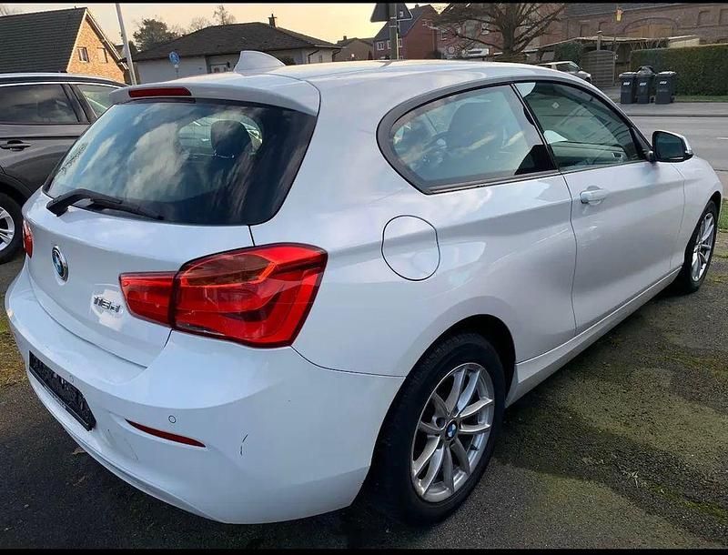Gebraucht BMW 116 Advantage 116 PS (85 kW) 2016 Alpinweiss 3 Kleinwagen