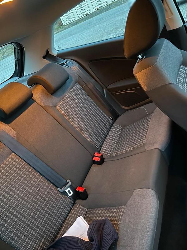 Gebraucht VW Polo 75 PS (55 kW) 2015 Schwarz Kleinwagen