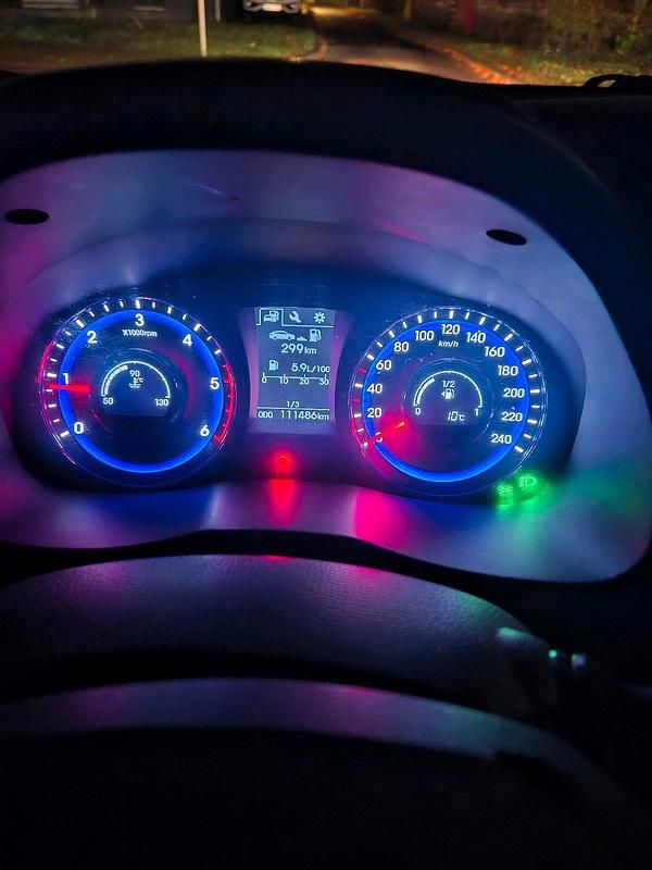 Schwarz Gebraucht 2016 Hyundai i40 Kombi | 8.500 € (Superpreis) - Bild 1/4