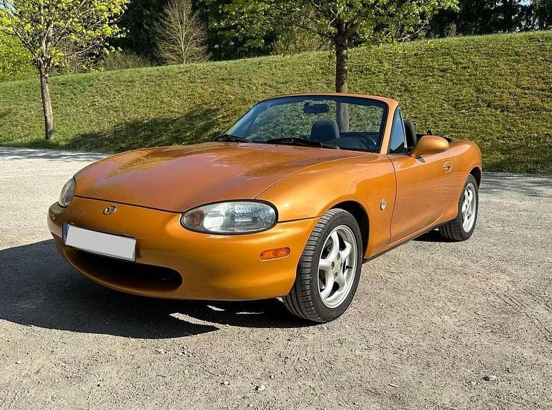 Second-hand Mazda MX5 110 CP (80 kW) 1998 Portocaliu Cabrio