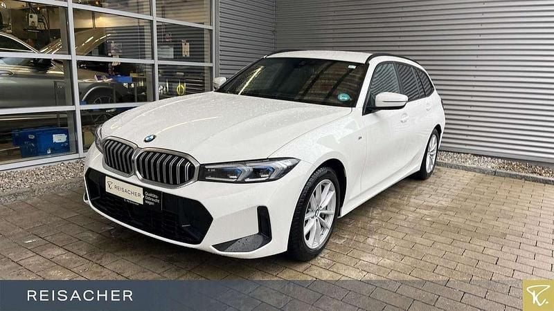 Alpinweiß uni Gebraucht 2024 BMW 330 Comfort Edition Kombi | 41.399 € (Guter Preis) - Bild 1/4